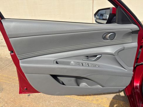 Used 2023 Hyundai Elantra SEL w/ Convenience Package image 36