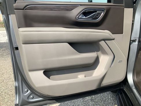 Used 2022 Chevrolet Tahoe LT w/ Luxury Package image 14