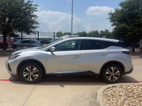Used 2020 Nissan Murano SV FWD image 2