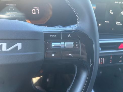 New 2026 Kia Sorento LX FWD image 23