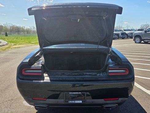 Used 2016 Dodge Challenger SXT Plus image 32