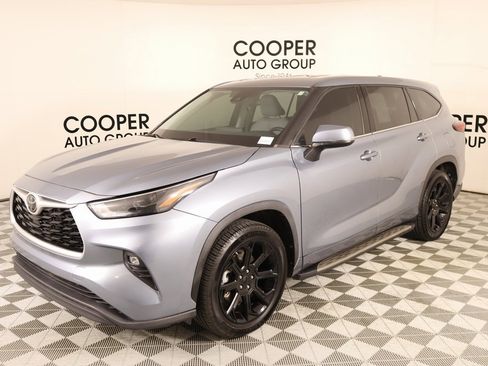 Used 2022 Toyota Highlander LE image 9