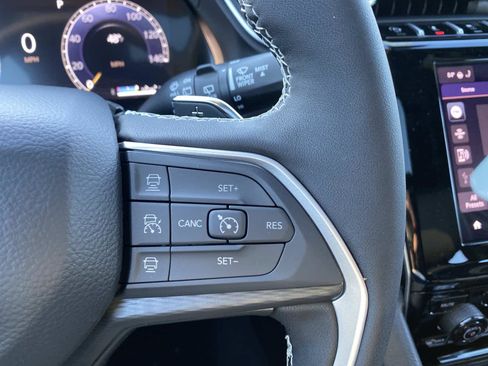 New 2025 Jeep Grand Cherokee Laredo image 16