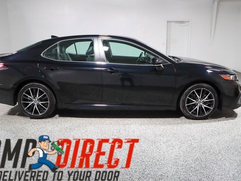 Used 2024 Toyota Camry SE image 6