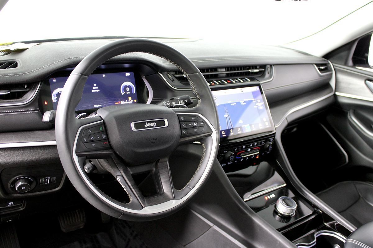 Used 2023 Jeep Grand Cherokee L Limited w/ Luxury Tech Group II RWD image 6