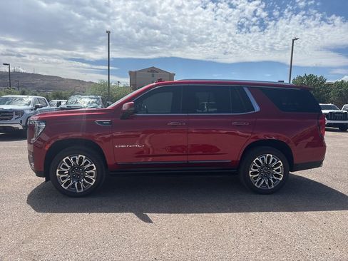 Used 2024 GMC Yukon Denali Ultimate AWD/4WD image 3