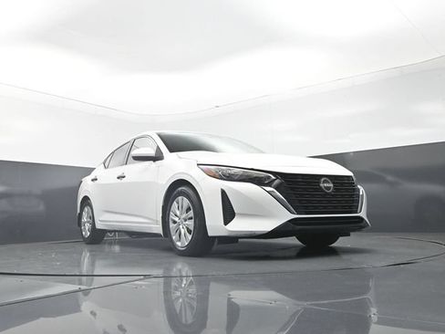 Used 2025 Nissan Sentra S w/ Lighting Package FWD image 32