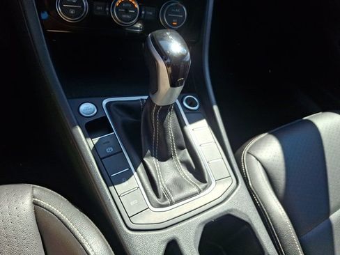 Used 2024 Volkswagen Jetta SE FWD image 15