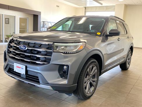 New 2026 Ford Explorer Active w/ Active Comfort Package AWD/4WD image 4