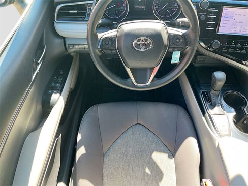 Used 2019 Toyota Camry LE image 20