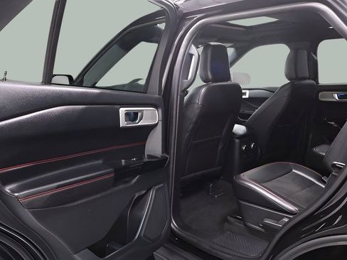 Used 2023 Ford Explorer ST-Line AWD/4WD image 12