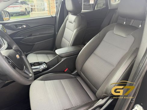 Used 2025 Chevrolet Trax LT FWD image 20