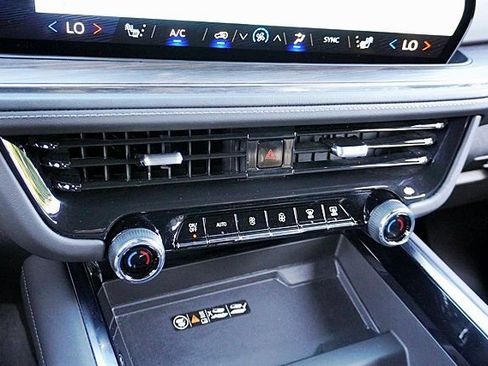 Used 2025 Chevrolet Tahoe LT AWD/4WD image 29