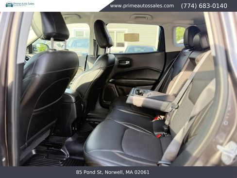Used 2018 Jeep Compass Latitude AWD/4WD image 10