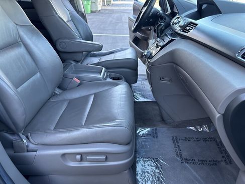 Used 2012 Honda Odyssey Touring Elite image 32