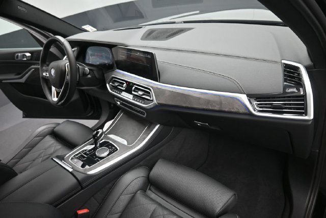 Used 2023 BMW X5 xDrive40i w/ Premium Package AWD/4WD image 29