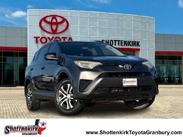 Used 2017 Toyota RAV4 LE FWD image 1