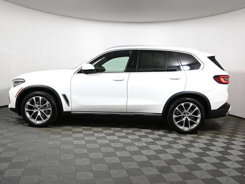 Used 2022 BMW X5 xDrive40i w/ Premium Package AWD/4WD image 2