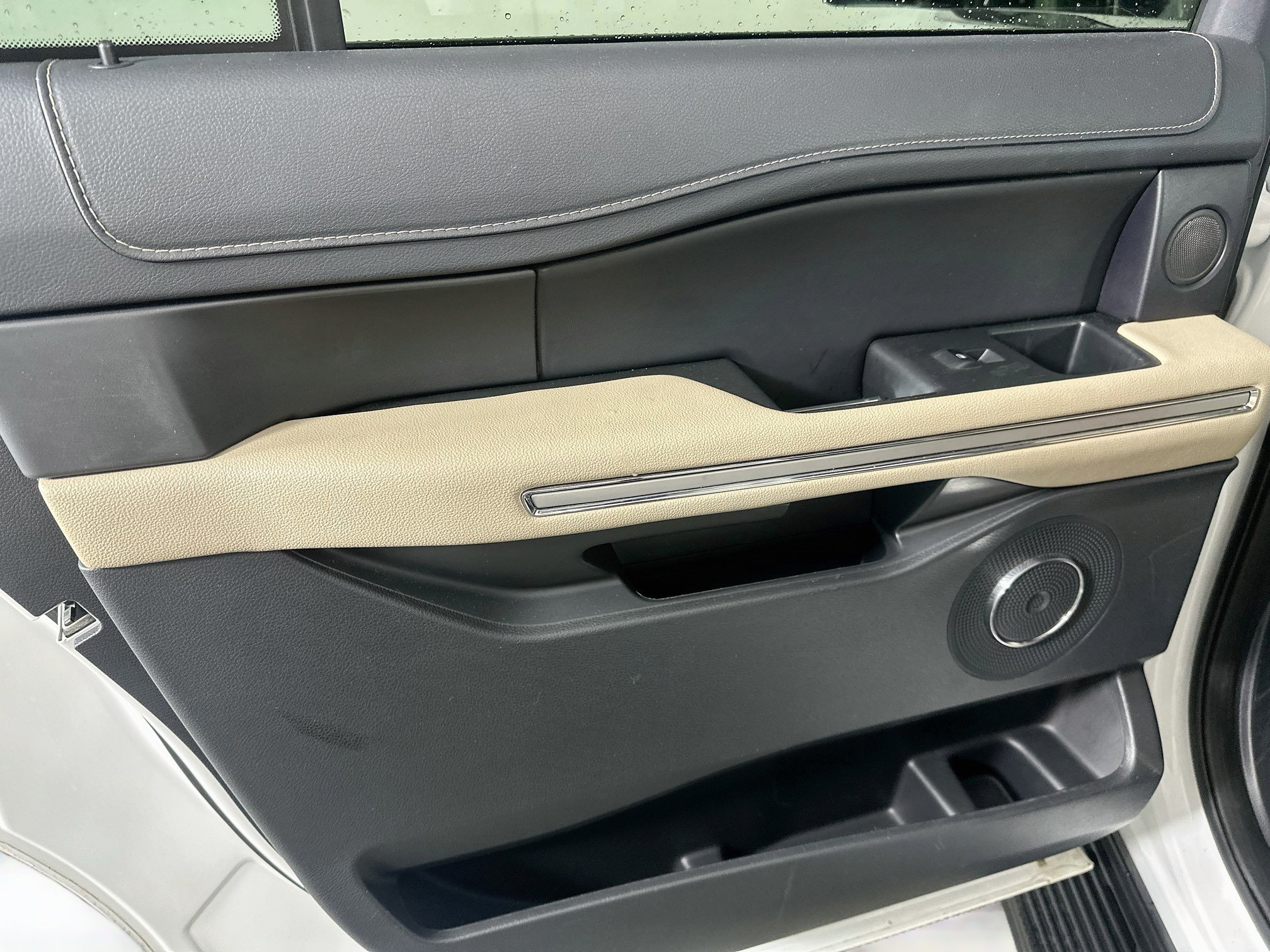 Used 2024 Ford Expedition Max Limited RWD image 26