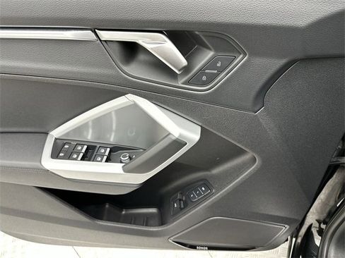 Certified 2025 Audi Q3 2.0T Premium Plus image 13