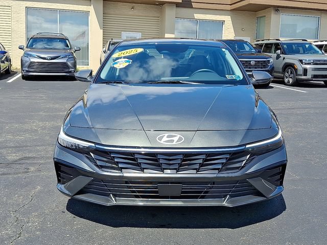 Certified 2025 Hyundai Elantra SEL FWD image 2