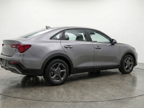 Used 2025 Kia K4 LXS image 9