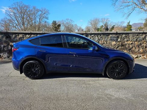 Used 2023 Tesla Model Y Long Range image 10