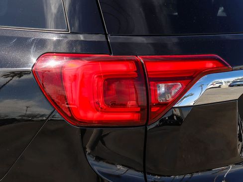 Used 2018 GMC Acadia SLE w/ Driver Alert Package I AWD/4WD image 9