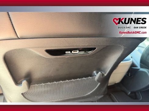 Used 2024 Chrysler Pacifica Touring-L FWD image 36