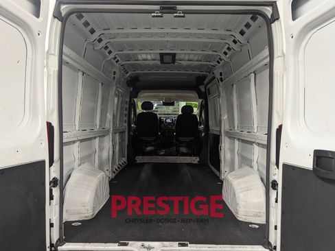 Used 2025 RAM ProMaster 2500 w/ Convenience Group FWD image 10