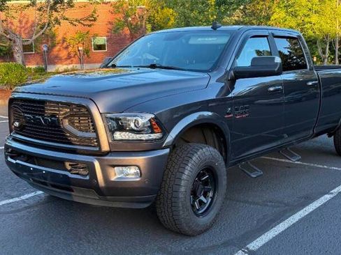 Used 2018 RAM 2500 Laramie w/ Sport Appearance Group AWD/4WD image 4