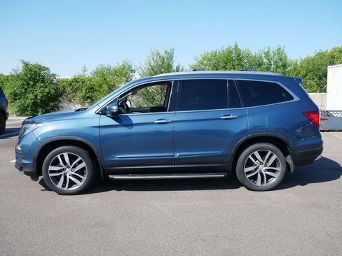 Used 2017 Honda Pilot Touring image 4