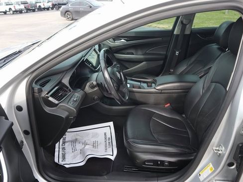 Used 2017 Buick LaCrosse Essence image 5