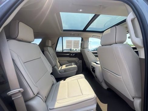 Used 2021 GMC Yukon Denali w/ Advanced Technology Package AWD/4WD image 13