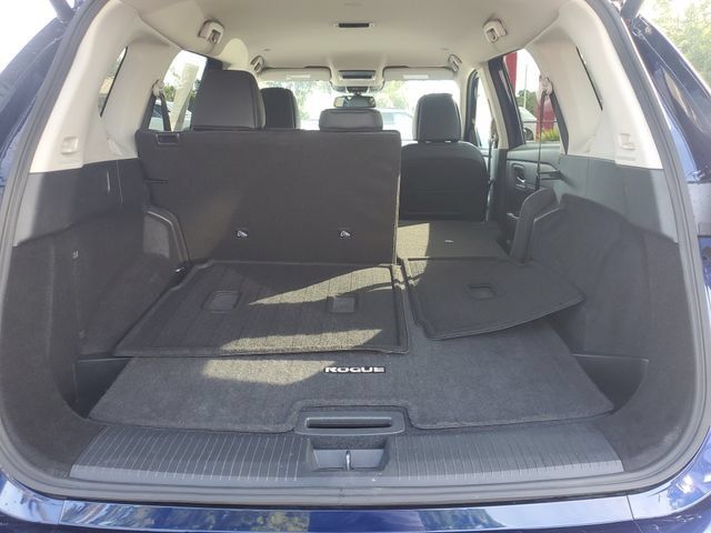 Certified 2026 Nissan Rogue SL FWD image 6