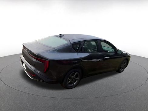 Used 2025 Kia K4 LXS image 15