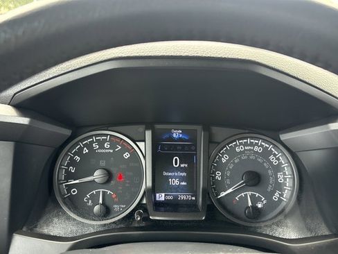 Used 2022 Toyota Tacoma TRD Off-Road AWD/4WD image 13