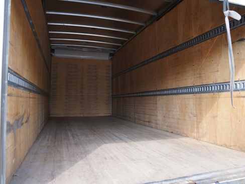 Used 2019 Isuzu NPR image 7