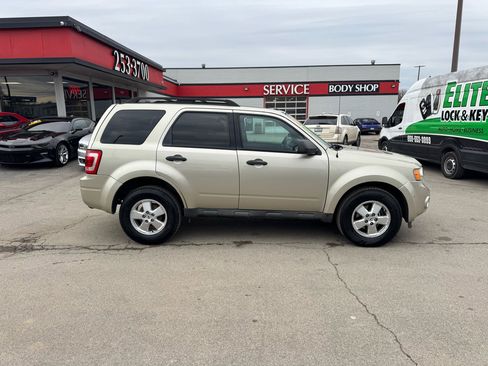 Used 2012 Ford Escape XLT image 2