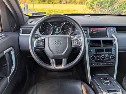 Used 2019 Land Rover Discovery Sport HSE AWD/4WD image 29
