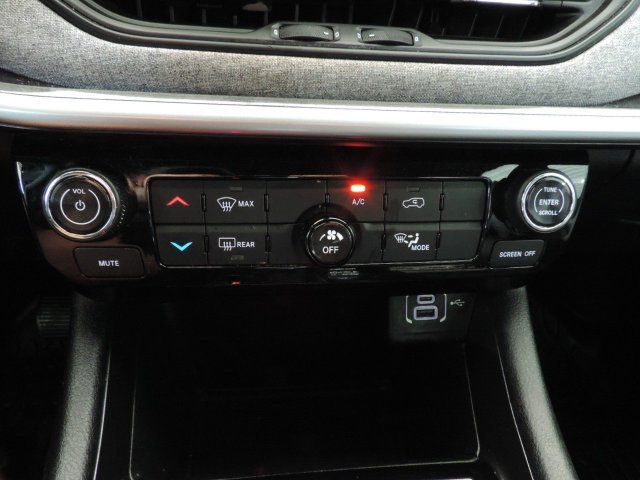 Used 2023 Jeep Compass Latitude AWD/4WD image 27