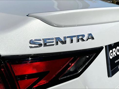 New 2025 Nissan Sentra SR image 15