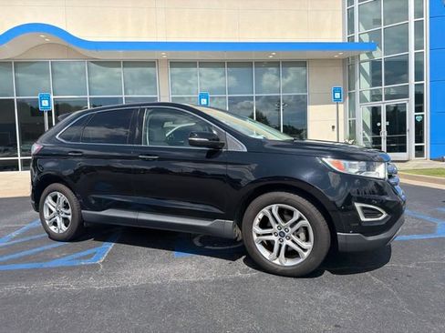 Used 2018 Ford Edge Titanium w/ Technology Package FWD image 4