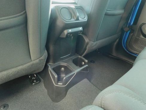 Used 2022 Jeep Wrangler Unlimited Sport S image 19