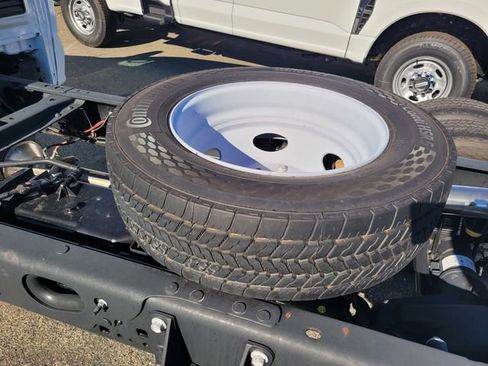 New 2025 Ford F550 4x4 SuperCab Super Duty image 15