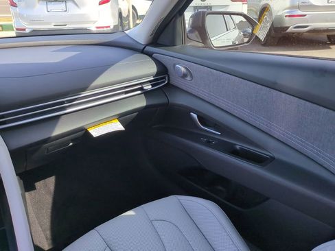 New 2026 Hyundai Elantra Limited image 18