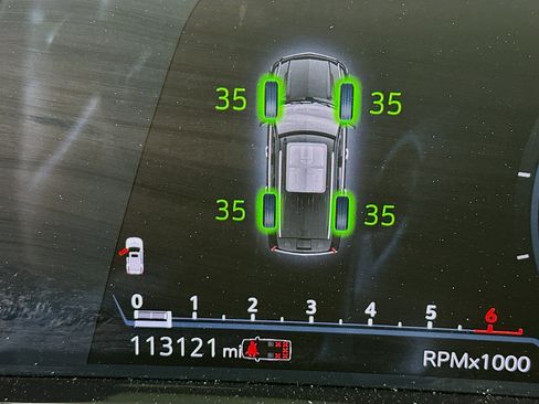 Used 2022 Cadillac Escalade Premium Luxury w/ Performance Package image 19