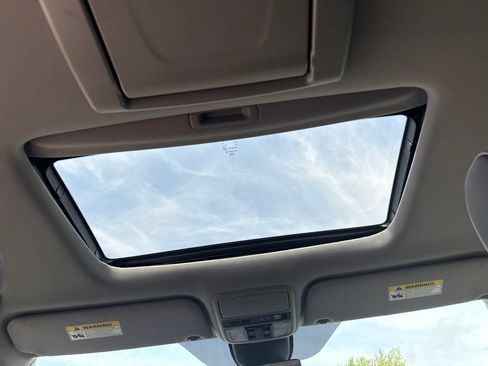 Used 2022 Honda Odyssey Elite image 6