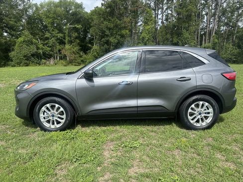 Used 2021 Ford Escape SE w/ Convenience Package FWD image 9
