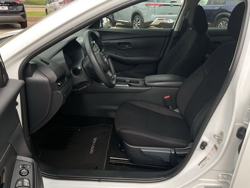 Used 2025 Nissan Sentra S FWD image 10